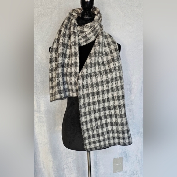 🆕Everlane Unisex The Alpaca Patterned Scarf Gray Buffalo Check One Size NWT - Picture 3 of 9